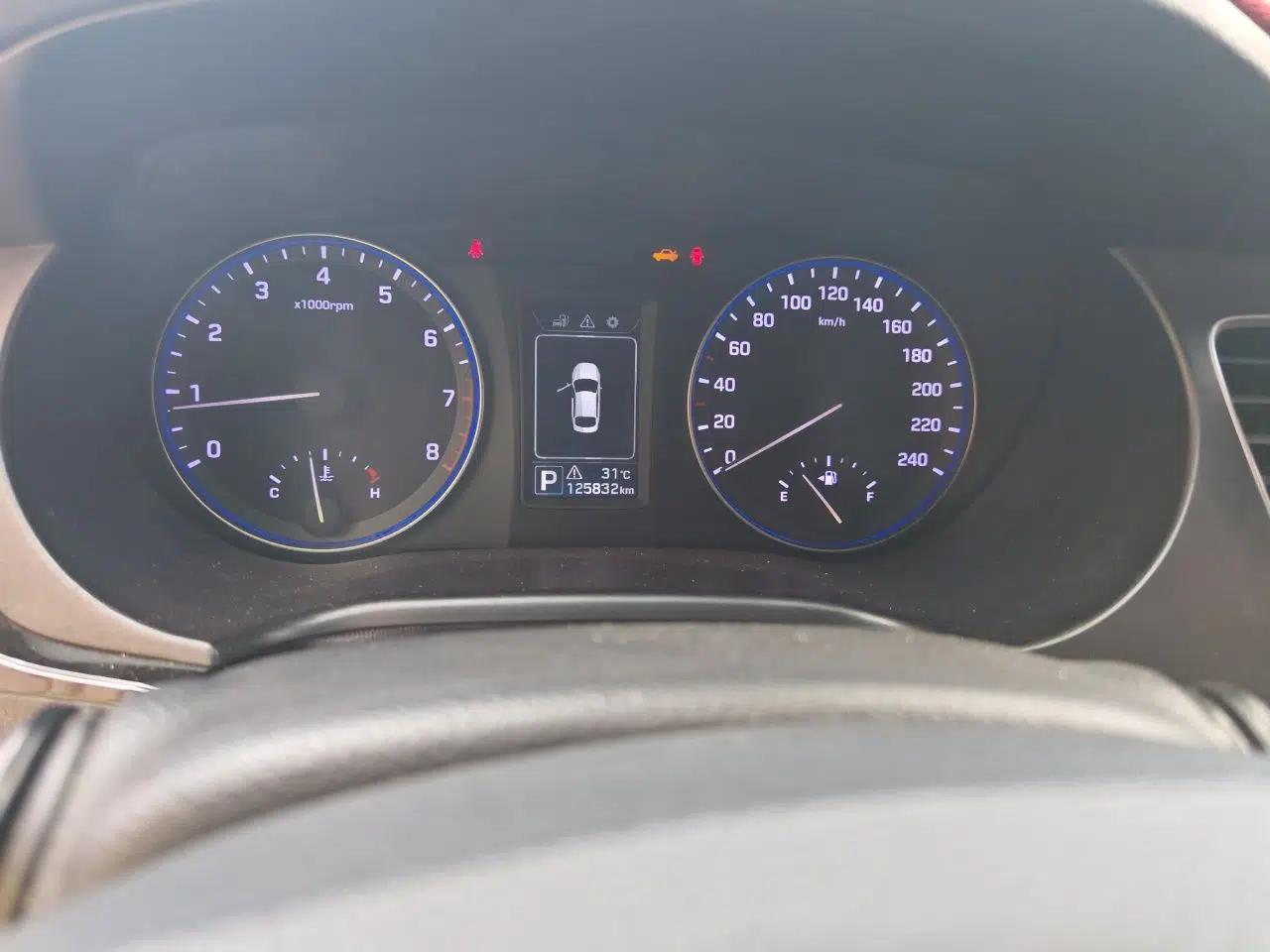 Hyundai Mistra 2014 1.8L Automatic Smart GLS — миниатюра 12