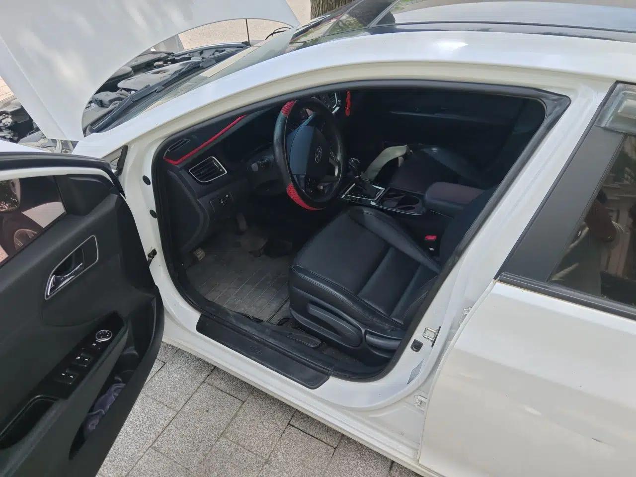 Hyundai Mistra 2014 1.8L Automatic Smart GLS — миниатюра 16