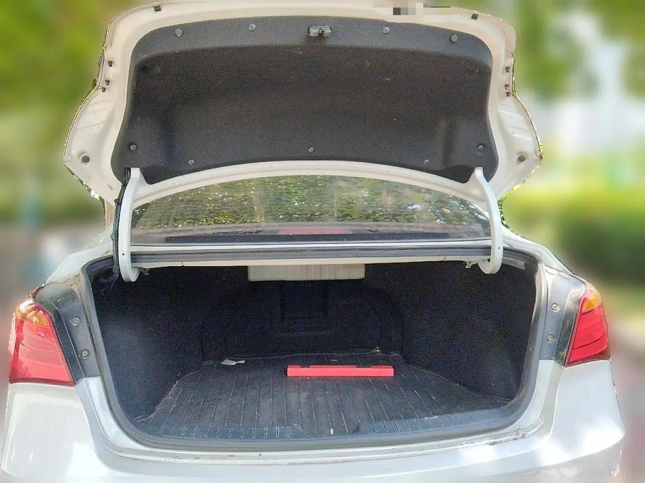 Hyundai Mistra 2016 1.6T Automatic Smart GLS — миниатюра 19
