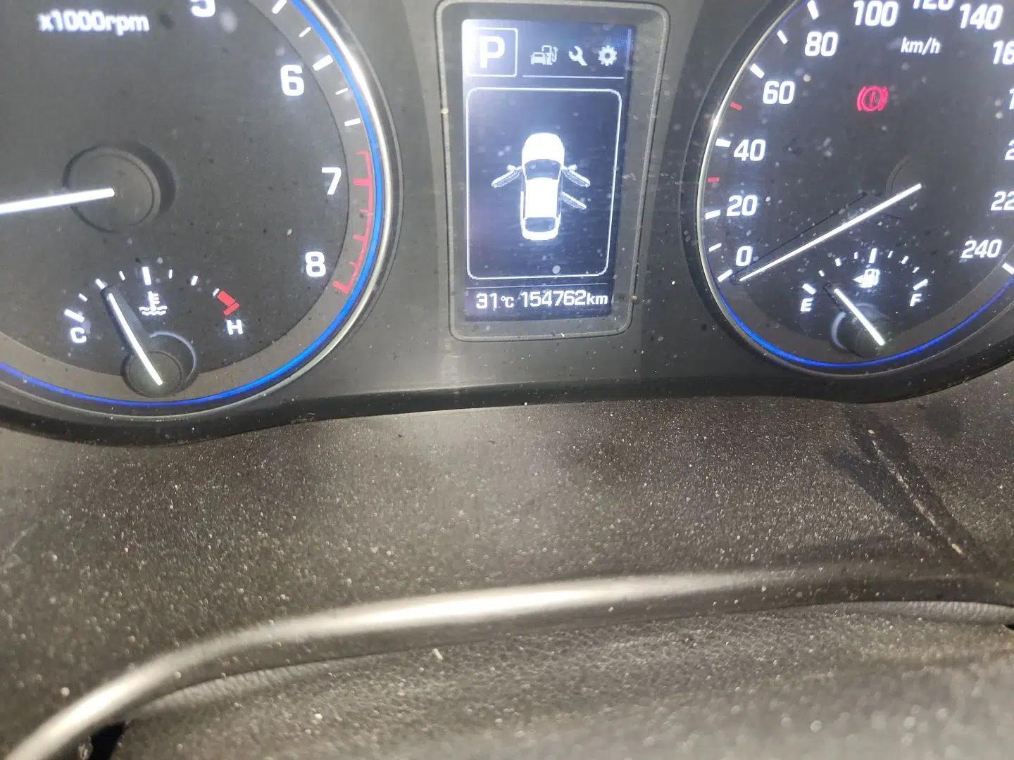 Hyundai Mistra 2016 1.8L Automatic Deluxe DLX Model — миниатюра 12