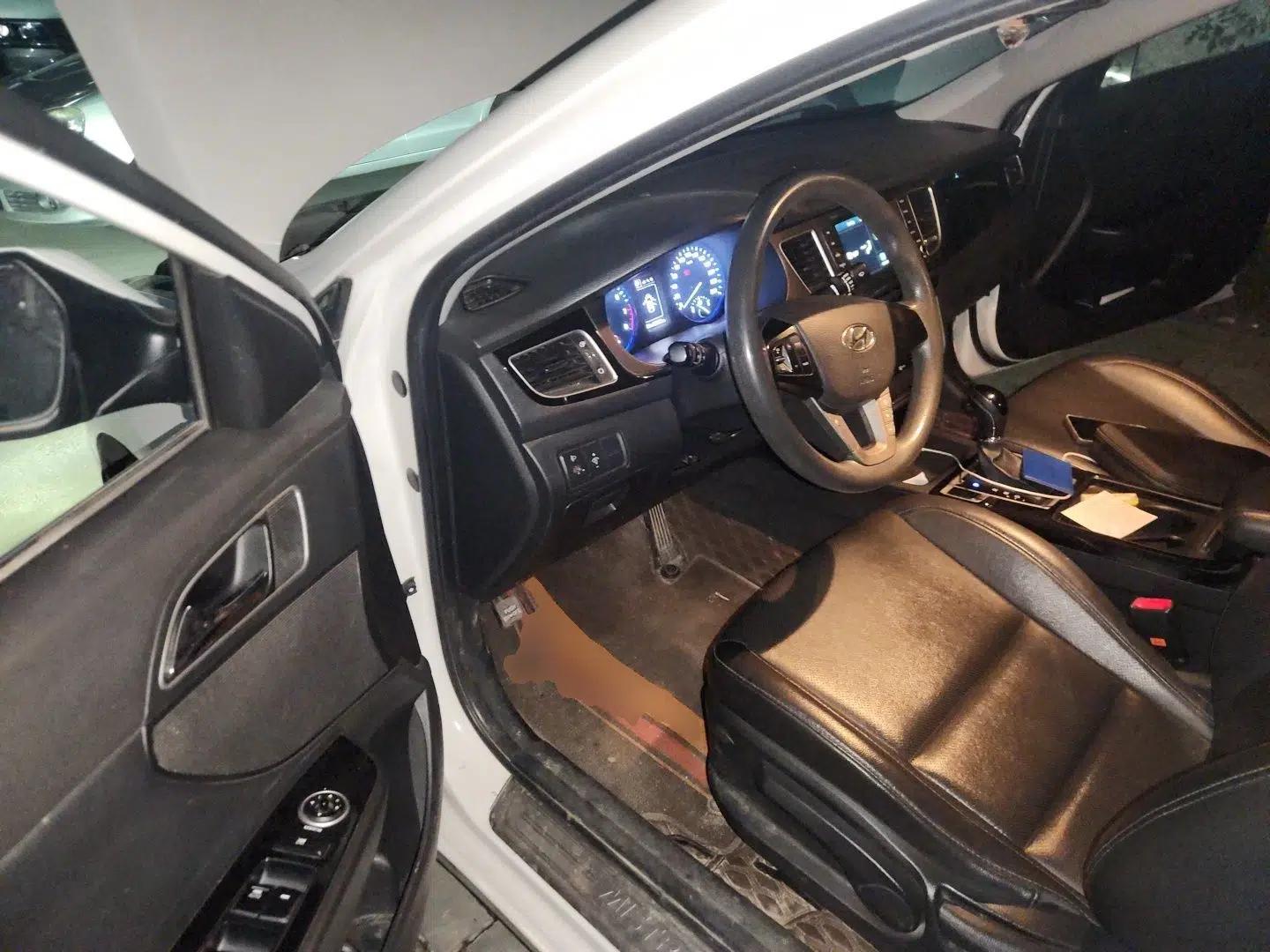 Hyundai Mistra 2016 1.8L Automatic Deluxe DLX Model — миниатюра 16