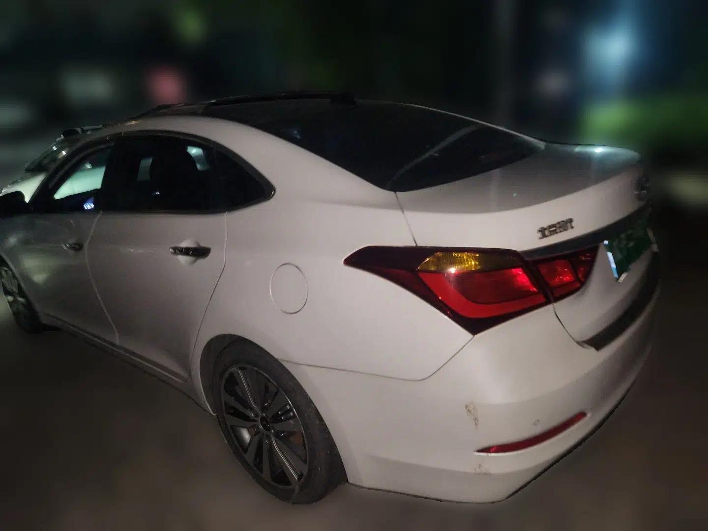 Hyundai Mistra 2016 1.8L Automatic Deluxe DLX Model — миниатюра 4