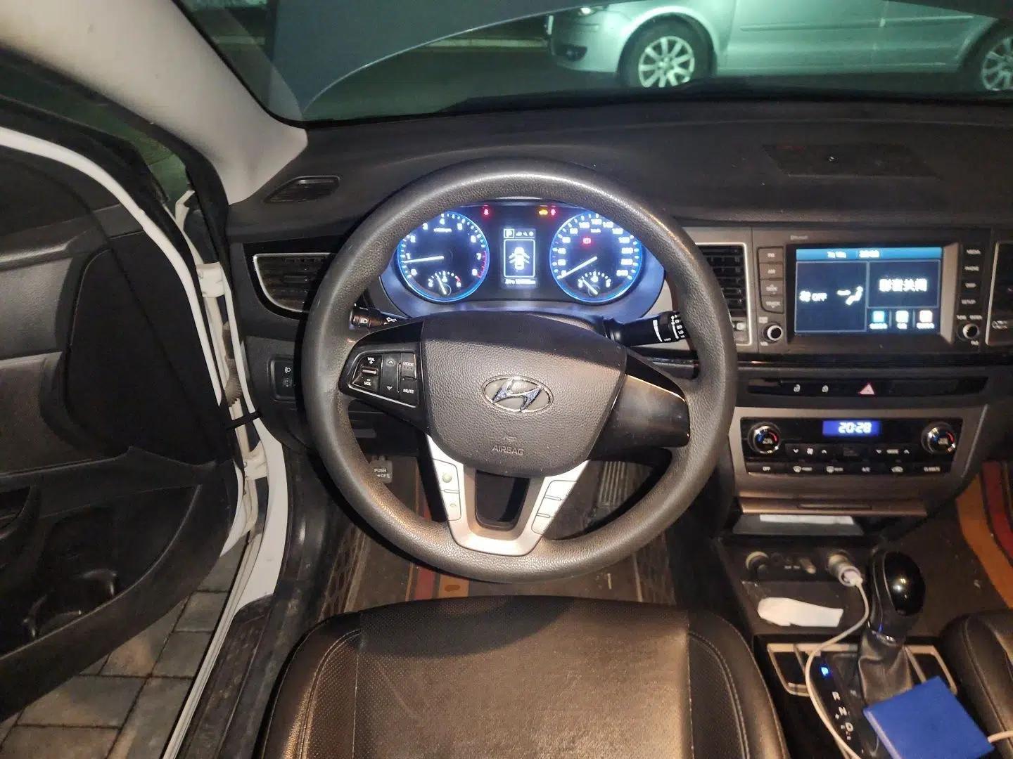 Hyundai Mistra 2016 1.8L Automatic Deluxe DLX Model — миниатюра 10
