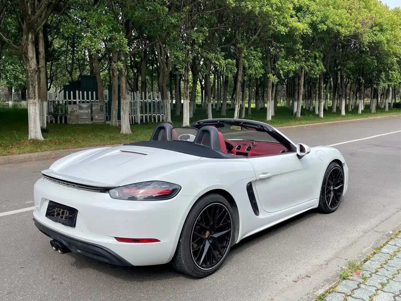 2016 Porsche 718 Boxster 2.0T — миниатюра 24