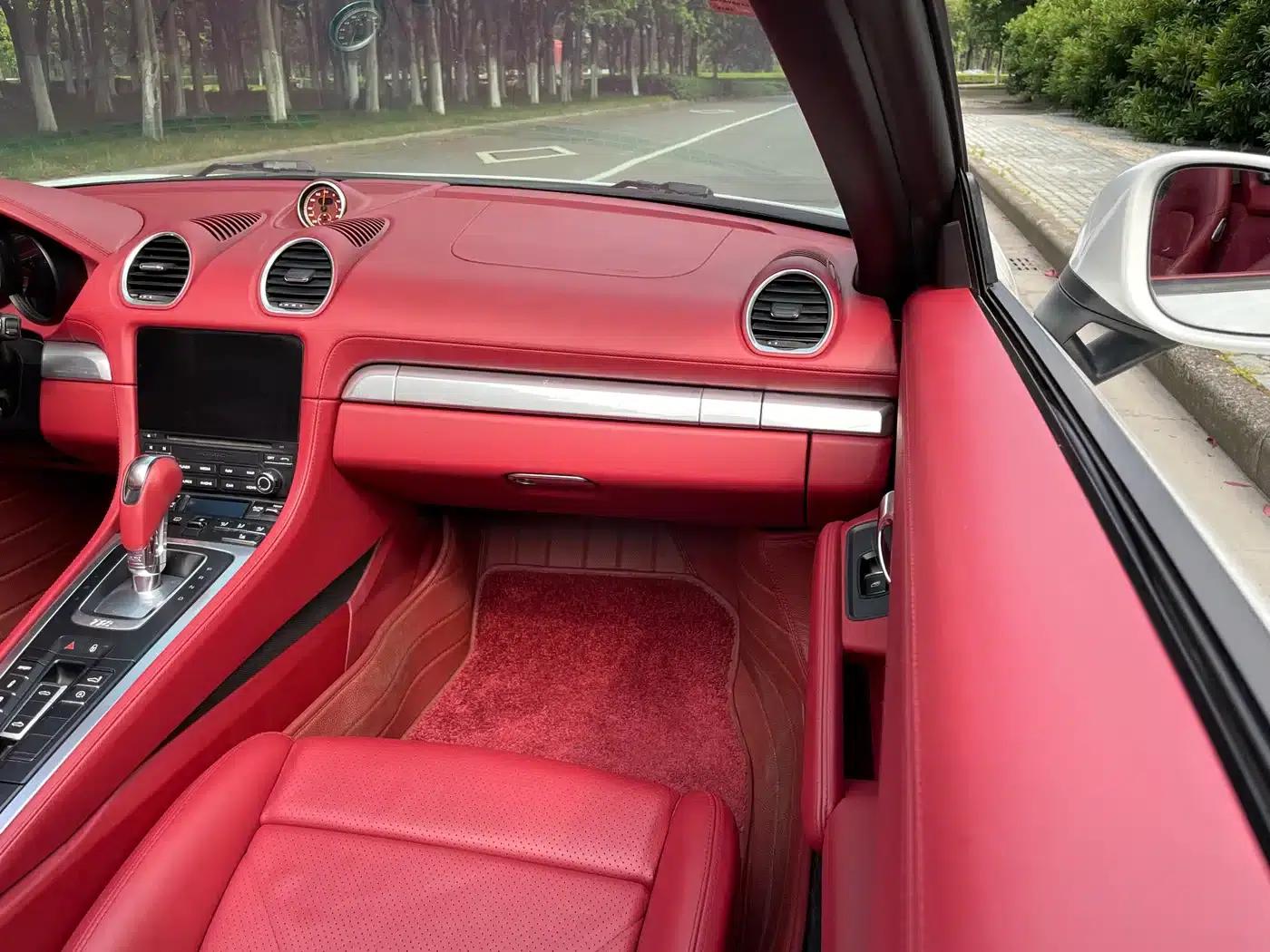 2016 Porsche 718 Boxster 2.0T — миниатюра 9