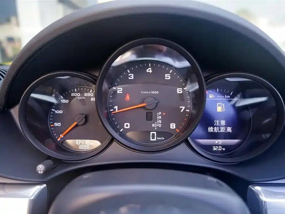 2022 Porsche 718 Boxster 2.0T — миниатюра 19