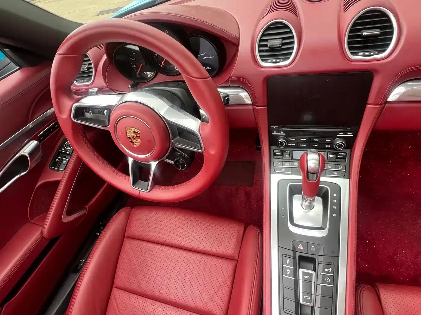 2016 Porsche 718 Boxster 2.0T — миниатюра 14