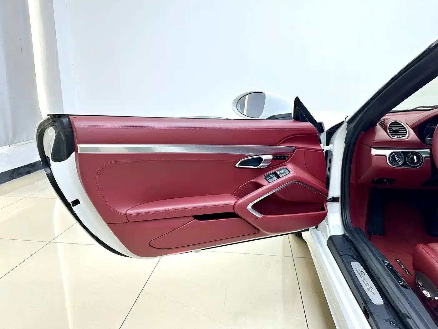 2020 Porsche 718 Boxster 2.0T — миниатюра 15