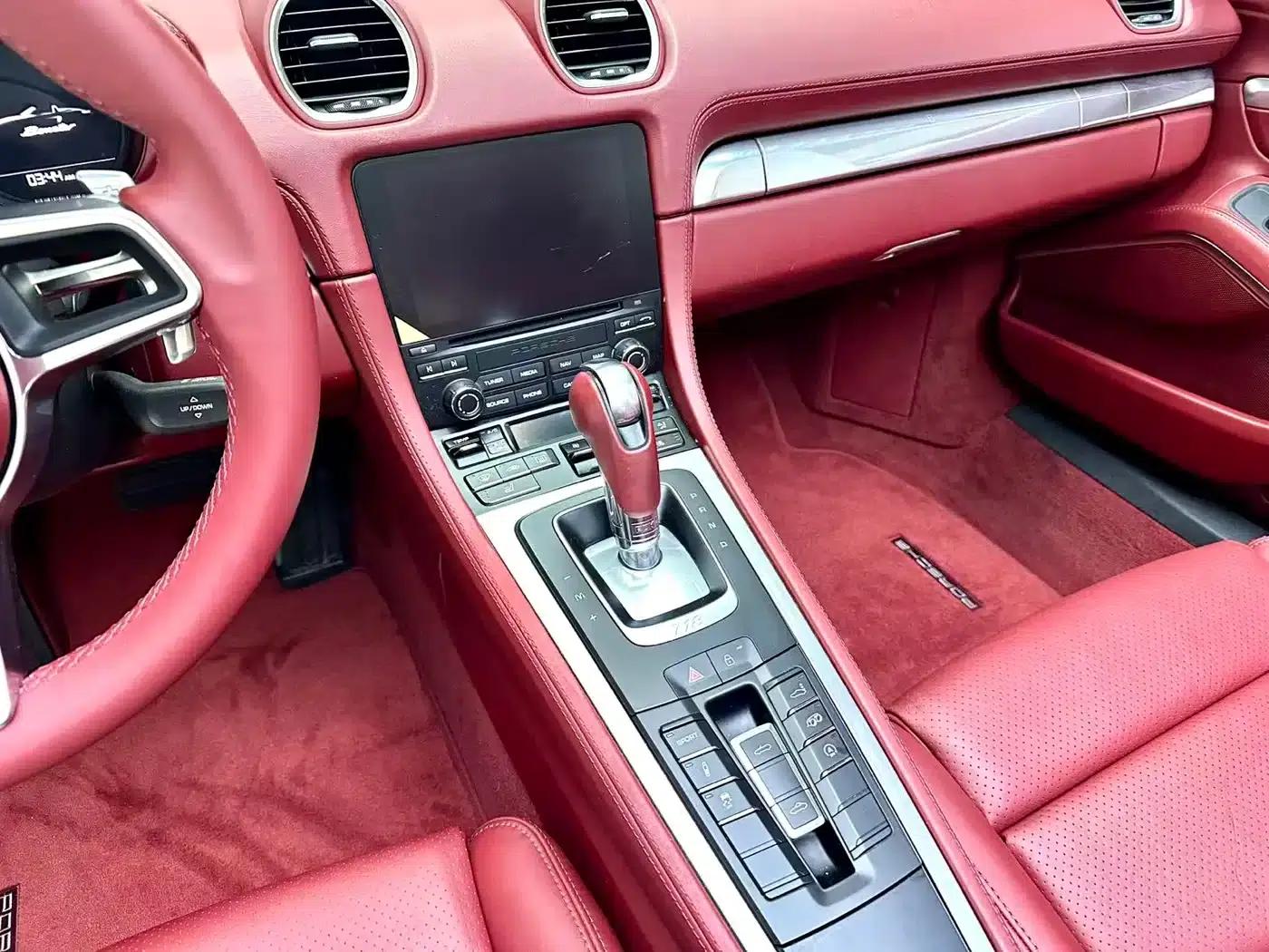 2020 Porsche 718 Boxster 2.0T — миниатюра 16