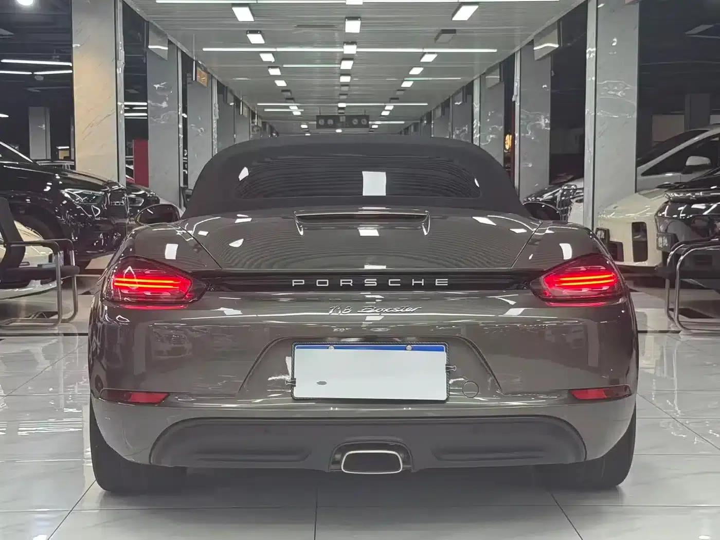 2022 Porsche 718 Boxster 2.0T — миниатюра 5
