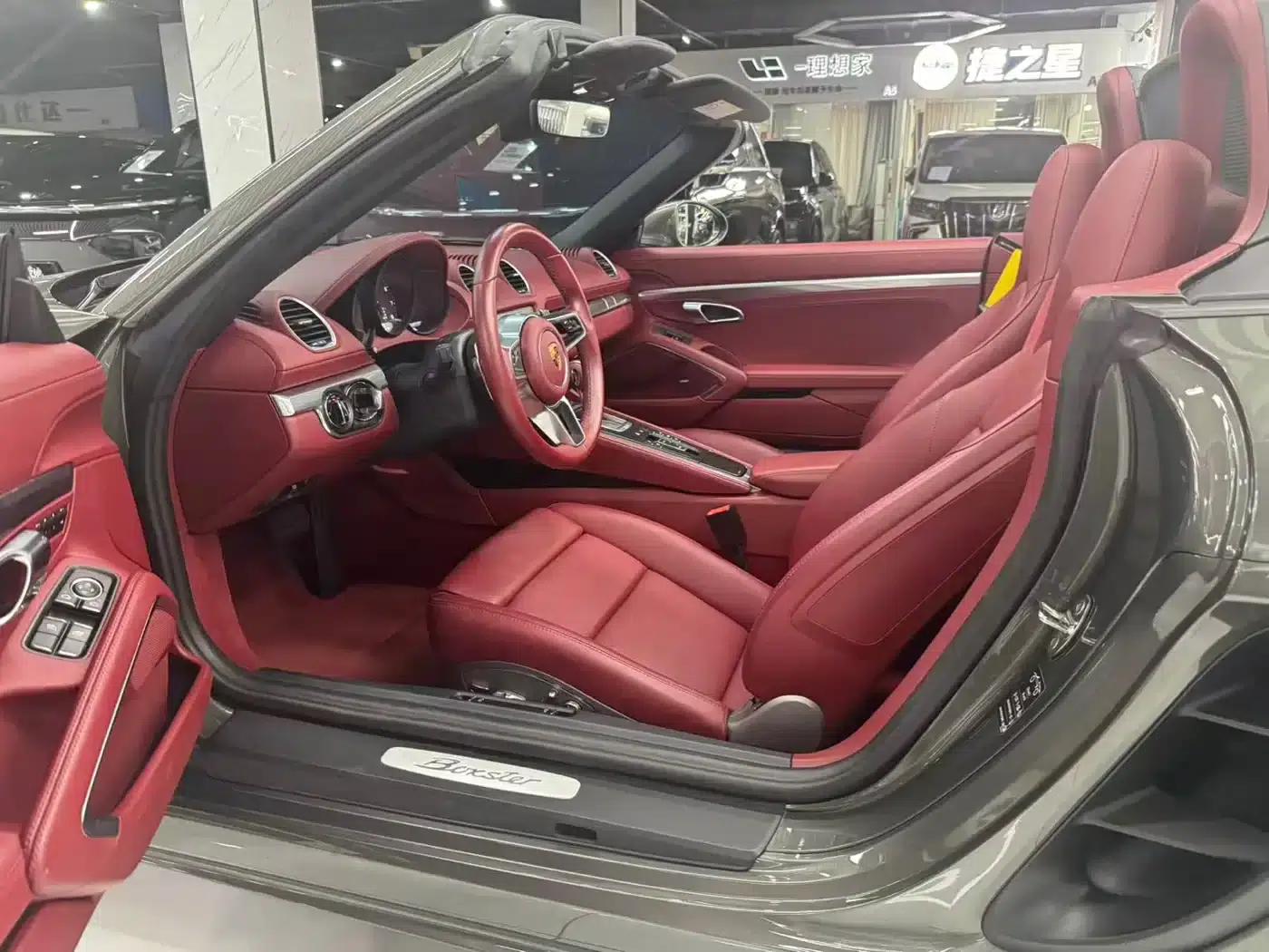 2022 Porsche 718 Boxster 2.0T — миниатюра 7