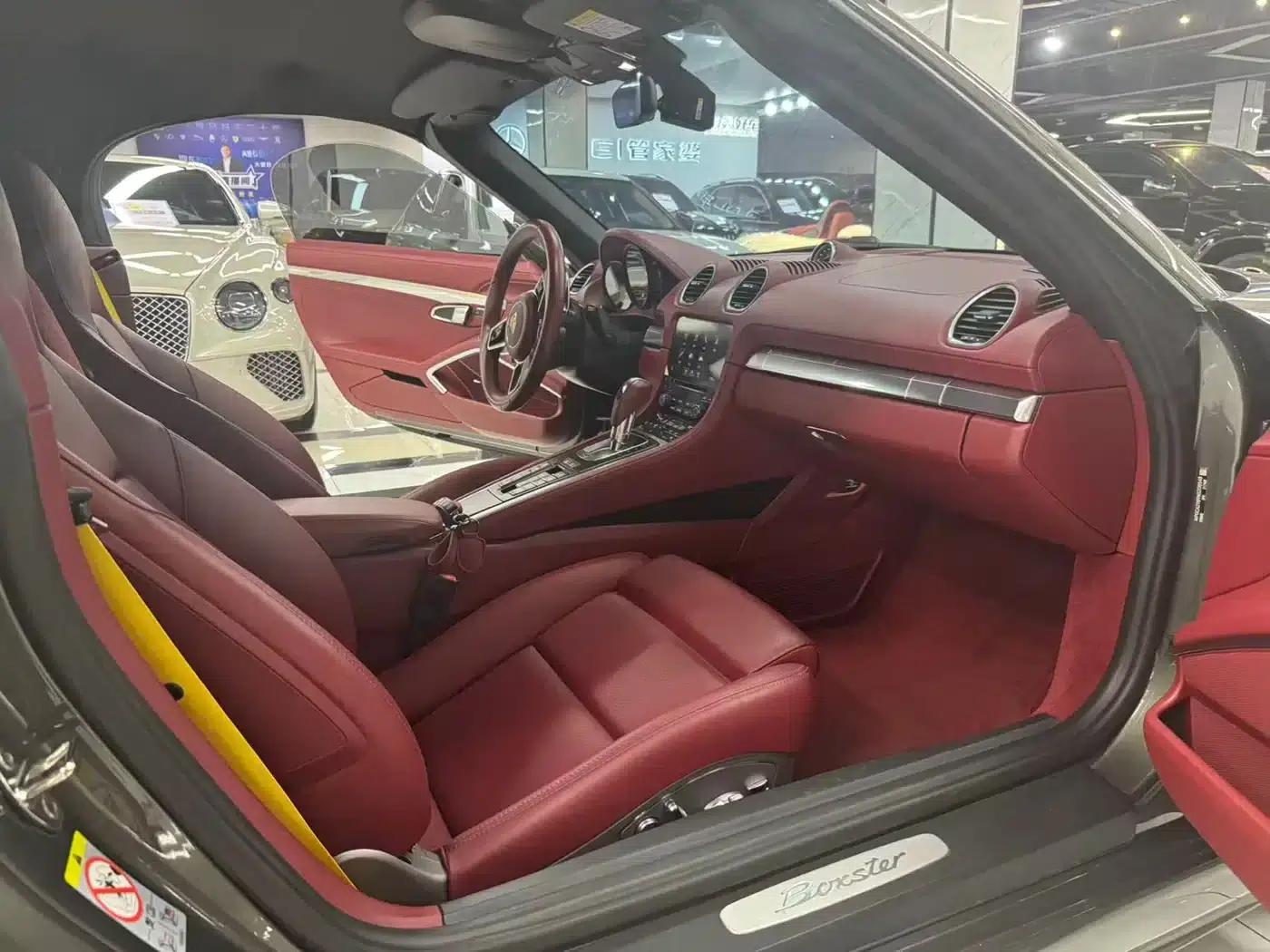 2022 Porsche 718 Boxster 2.0T — миниатюра 9