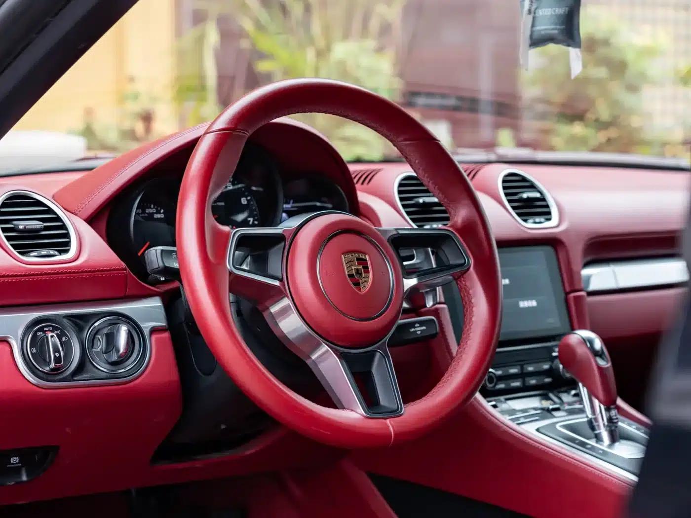 2018 Porsche 718 Boxster 2.0T — миниатюра 20