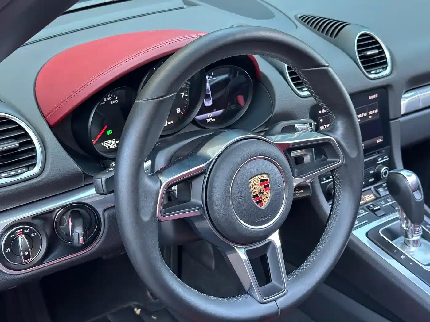 2016 Porsche 718 Boxster 2.0T — миниатюра 11
