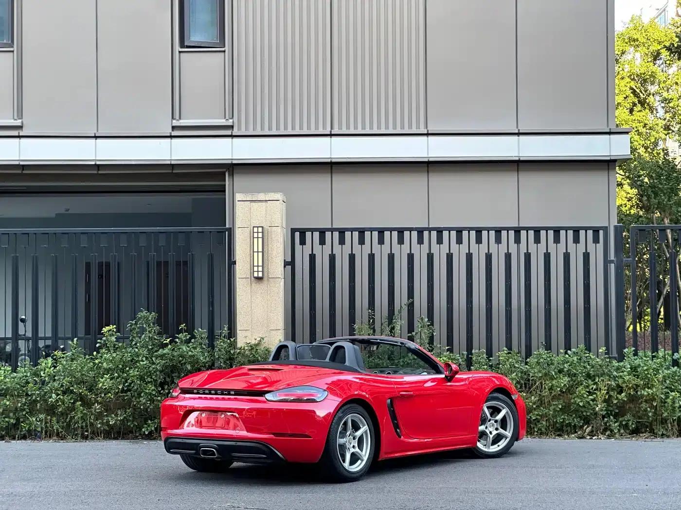 2016 Porsche 718 Boxster 2.0T — миниатюра 4