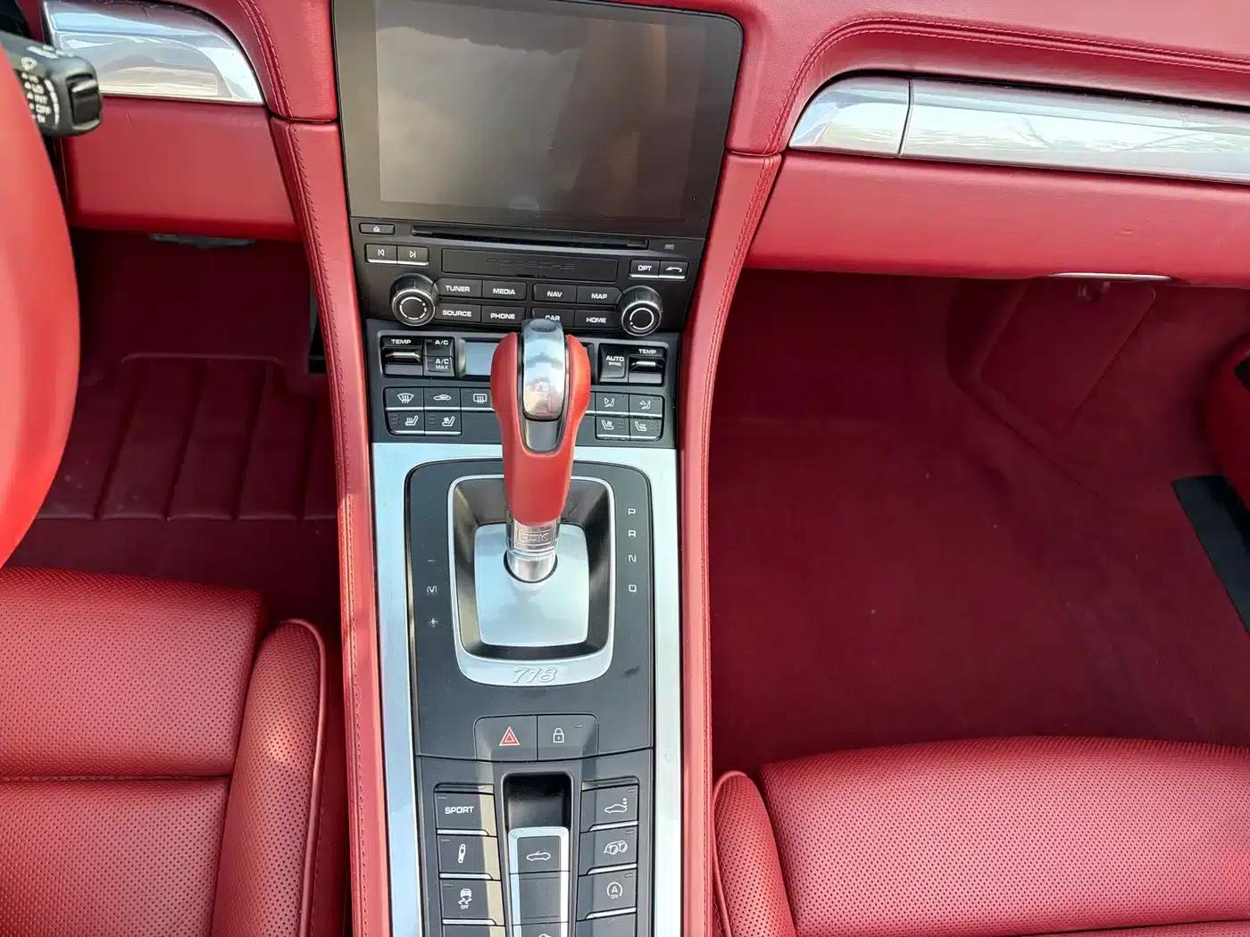 2018 Porsche 718 Boxster 2.0T — миниатюра 7