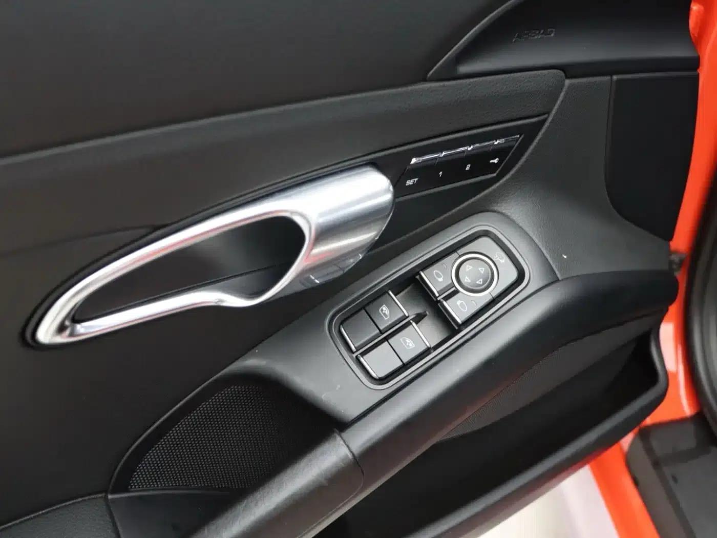 2019 Porsche 718 Boxster T 2.0T — миниатюра 13
