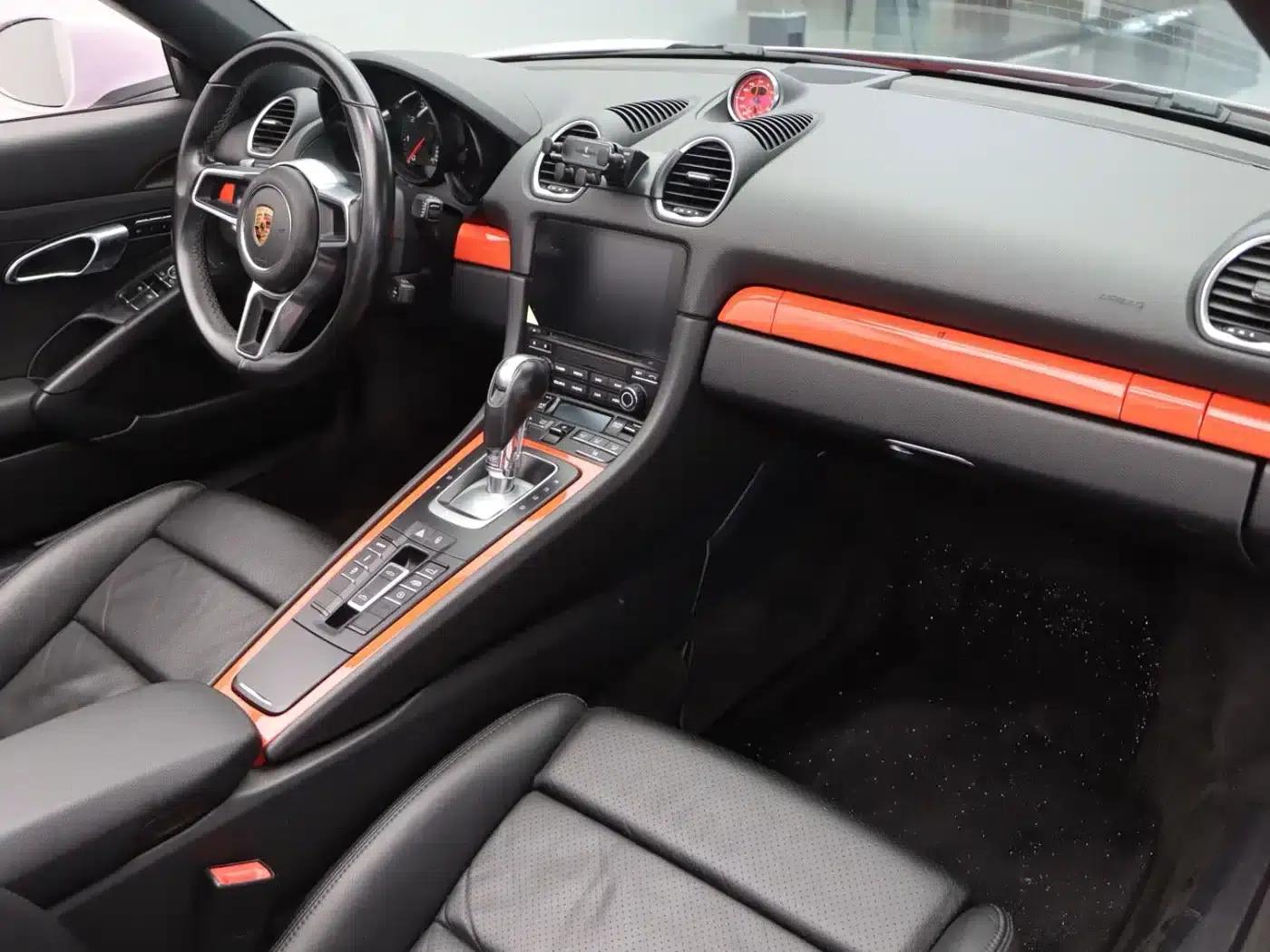 2019 Porsche 718 Boxster T 2.0T — миниатюра 16