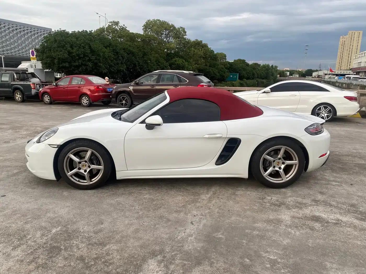2022 Porsche 718 Boxster 2.0T — миниатюра 4