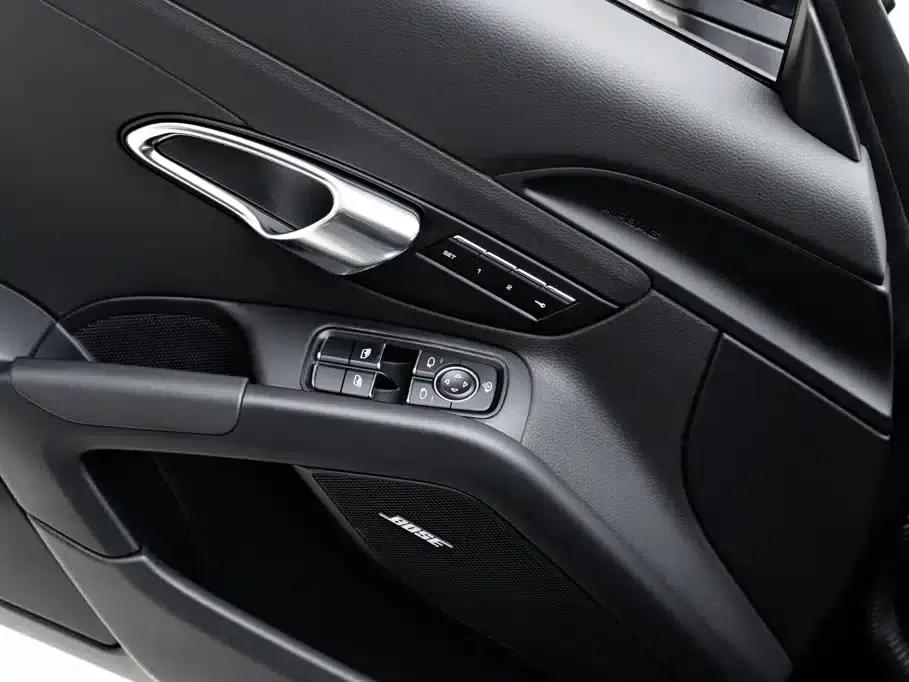 2016 Porsche 718 Boxster 2.0T — миниатюра 15