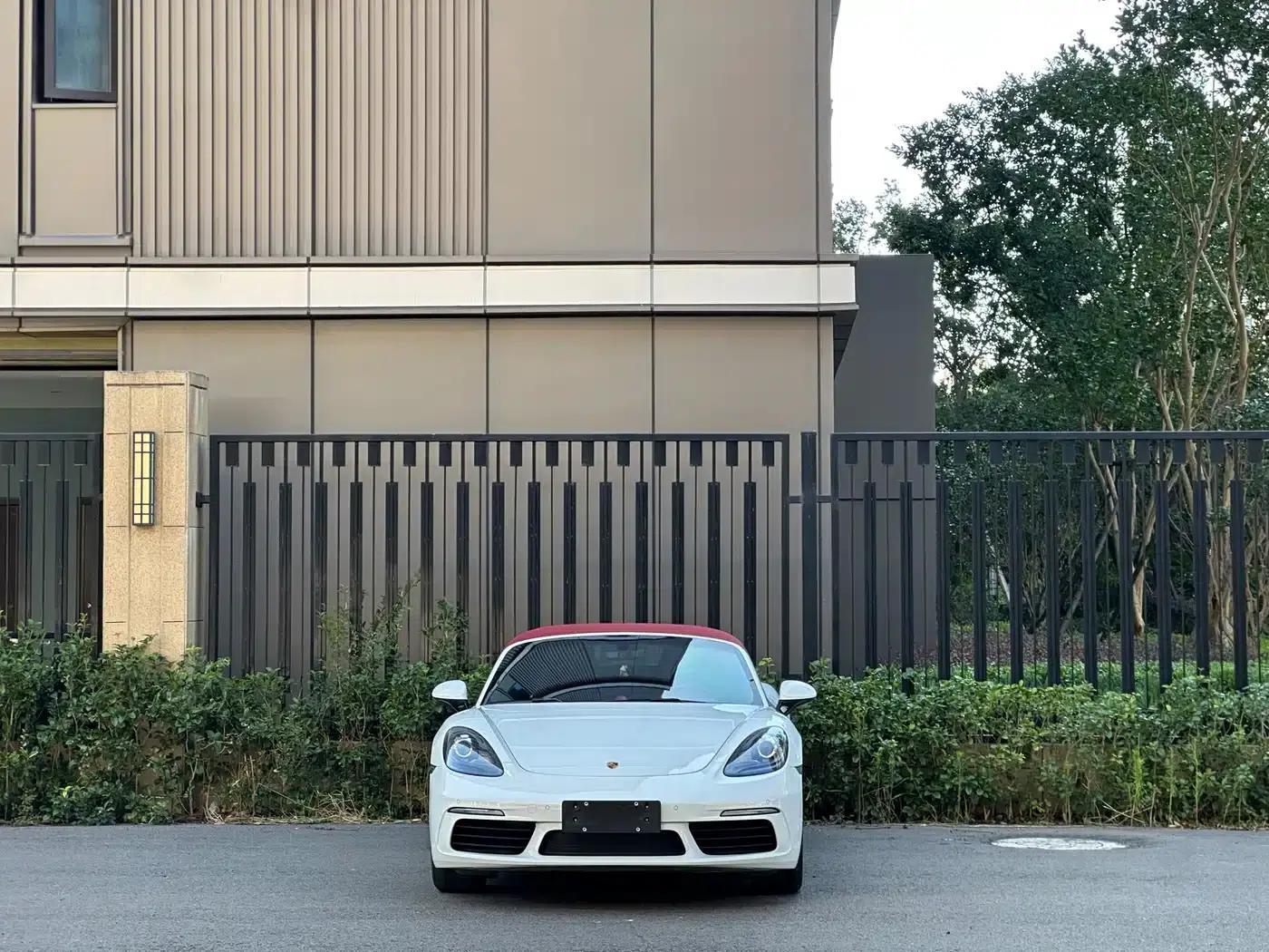 2020 Porsche 718 Boxster 2.0T — миниатюра 2