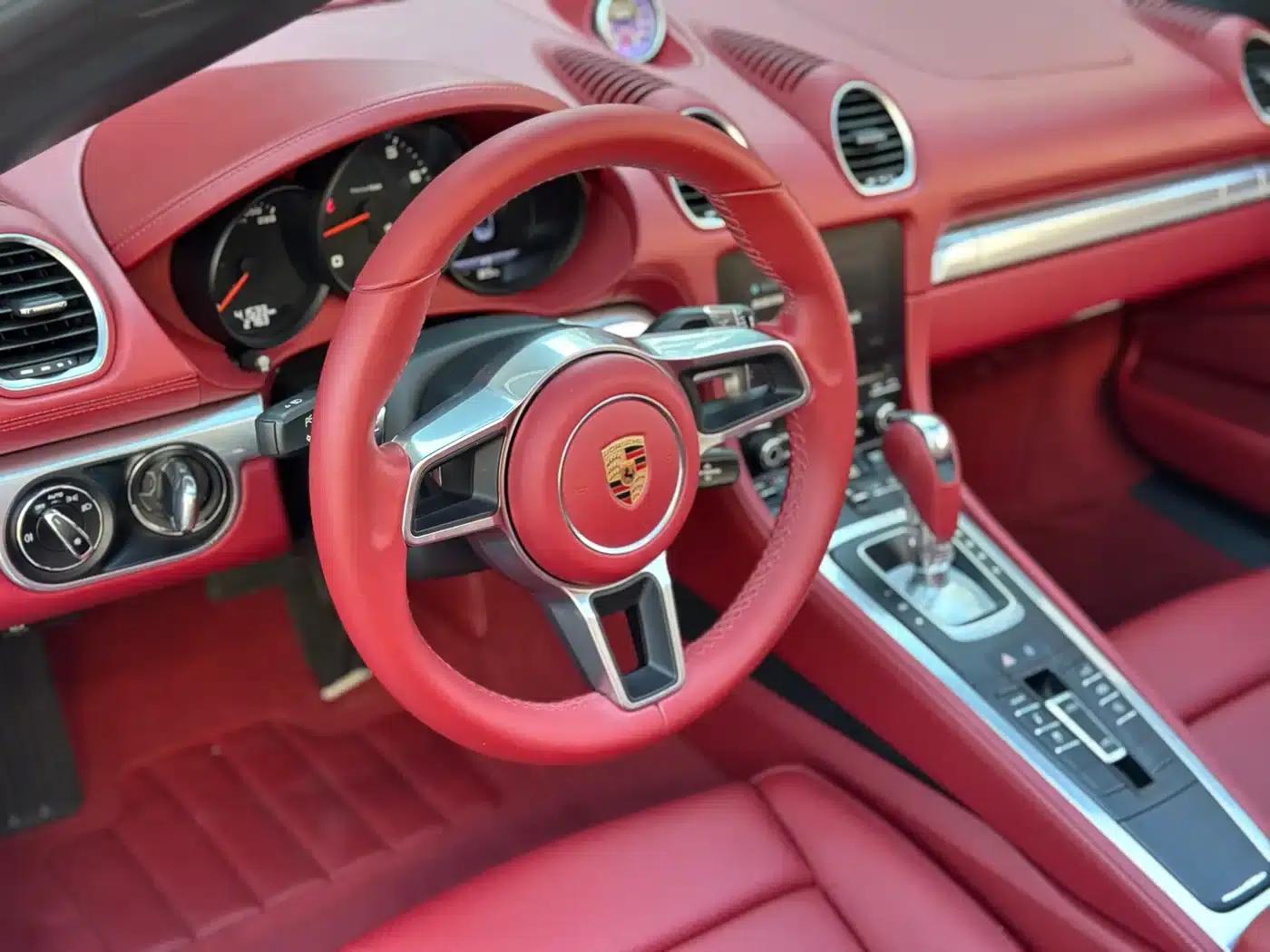 2020 Porsche 718 Boxster 2.0T — миниатюра 11