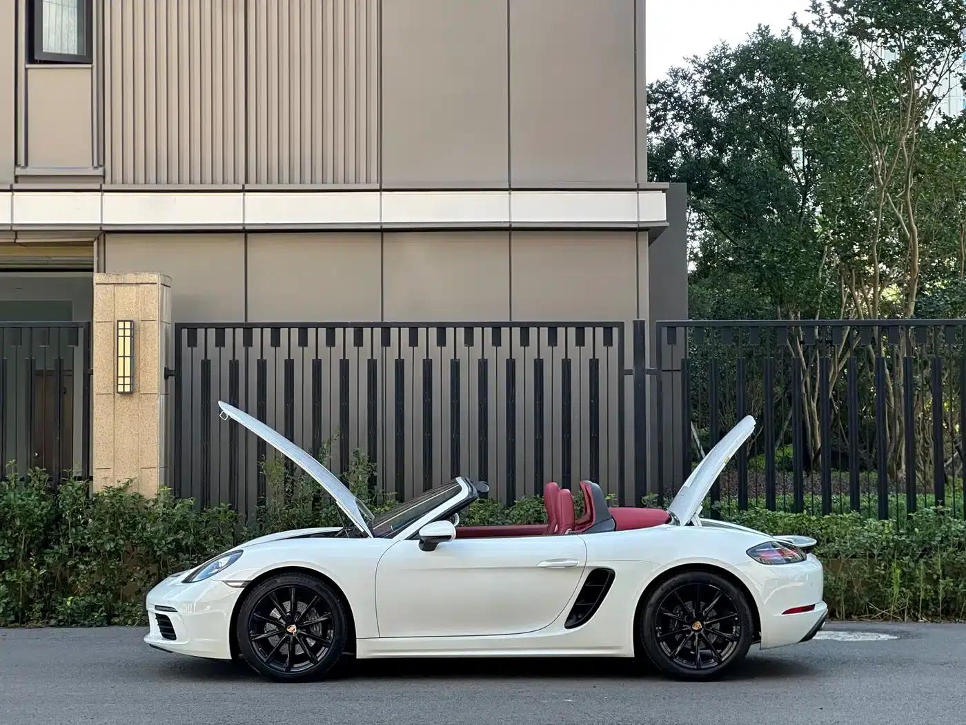 2020 Porsche 718 Boxster 2.0T — миниатюра 15