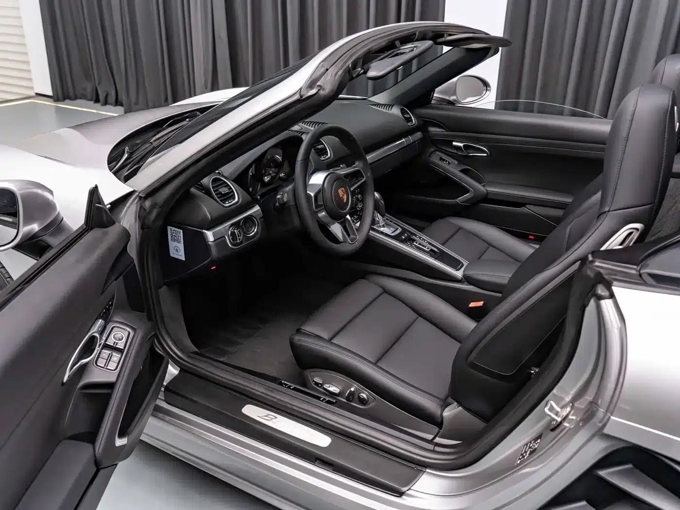 2016 Porsche 718 Boxster 2.0T — миниатюра 9