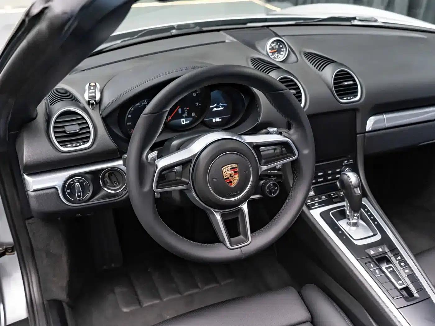 2016 Porsche 718 Boxster 2.0T — миниатюра 10