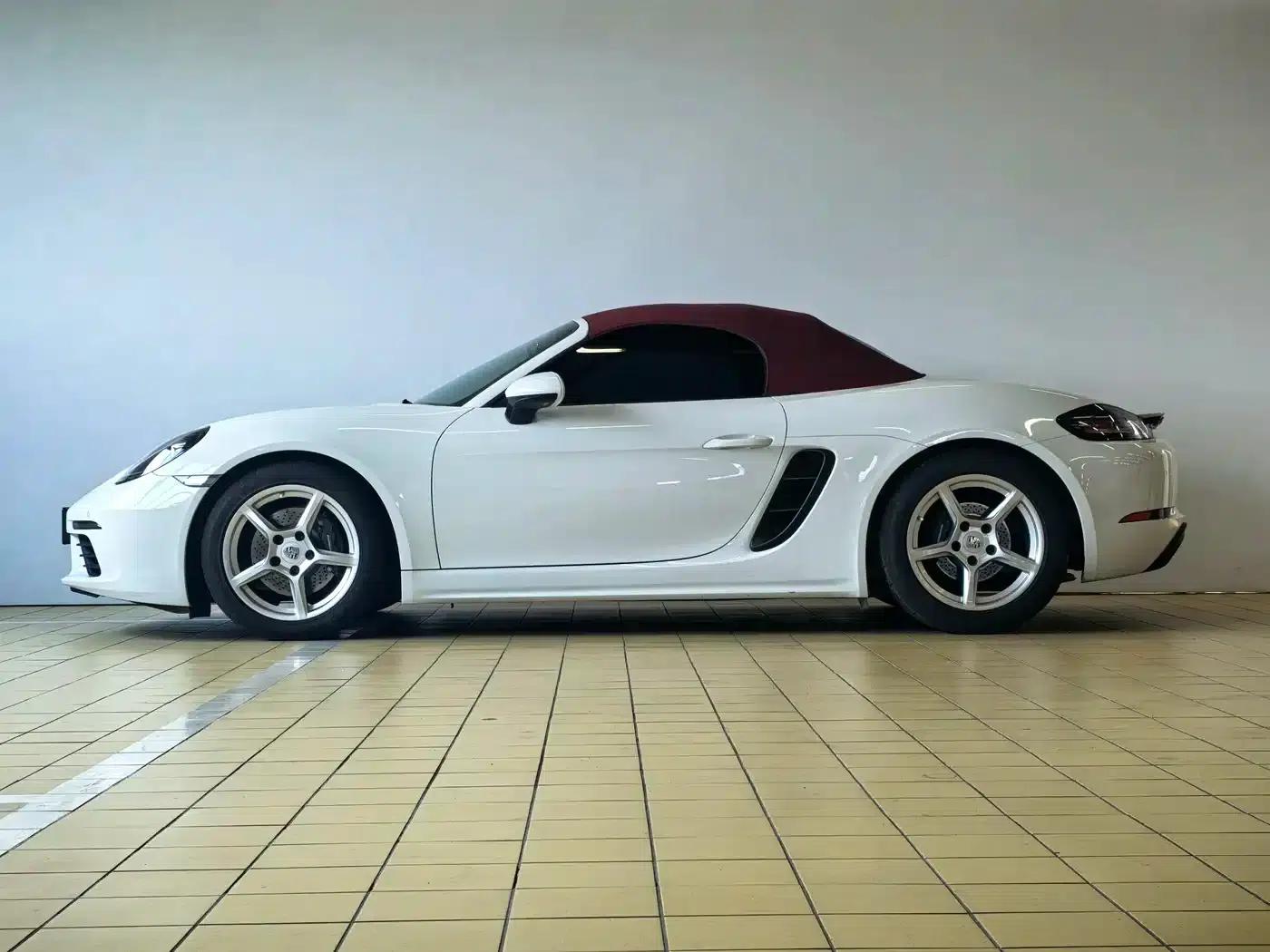 2022 Porsche 718 Boxster 2.0T — миниатюра 4