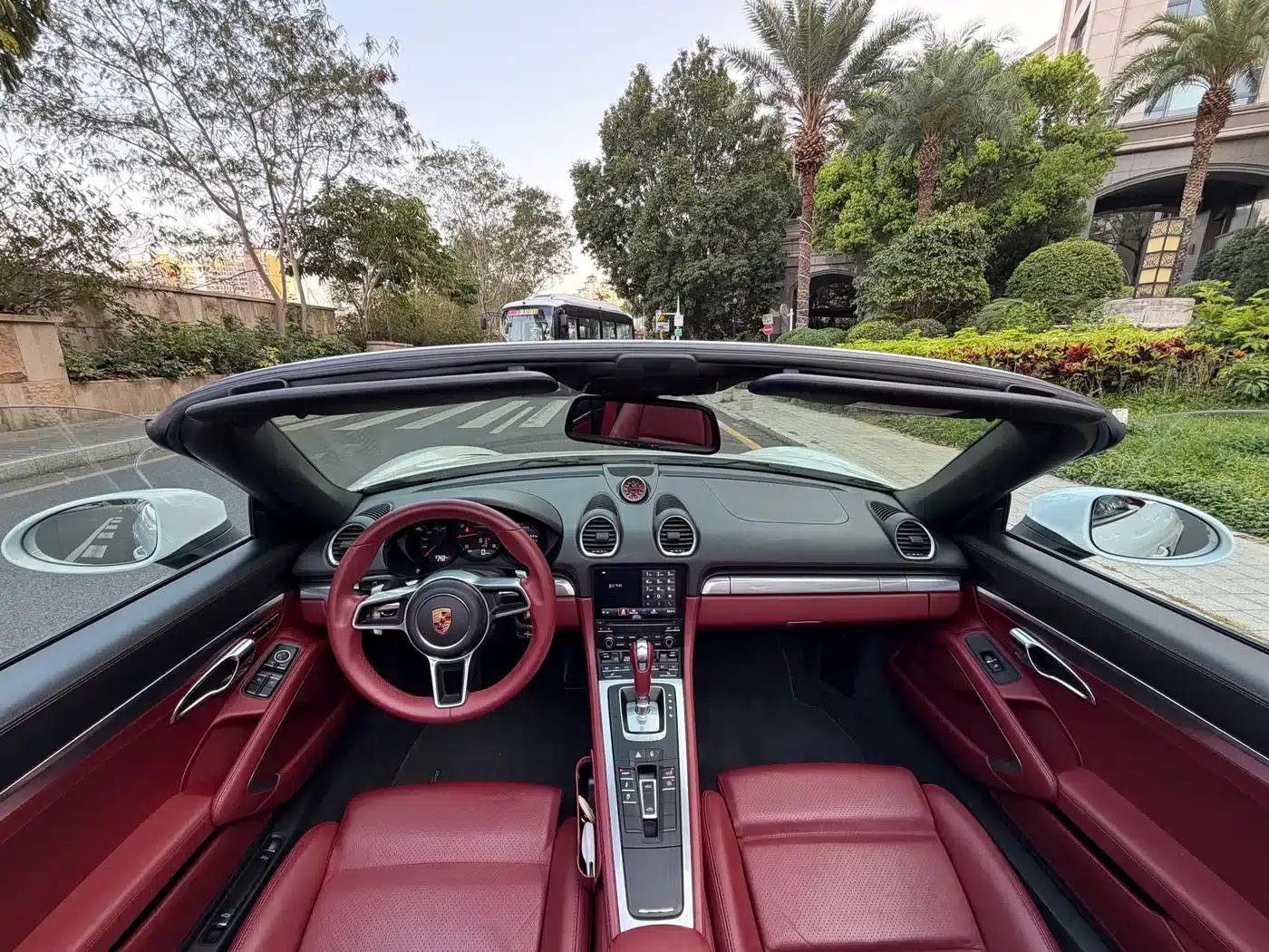 2018 Porsche 718 Boxster 2.0T — миниатюра 13