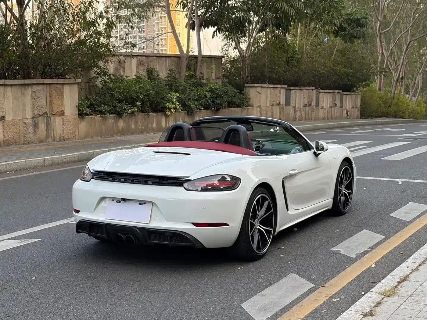 2018 Porsche 718 Boxster 2.0T — миниатюра 16