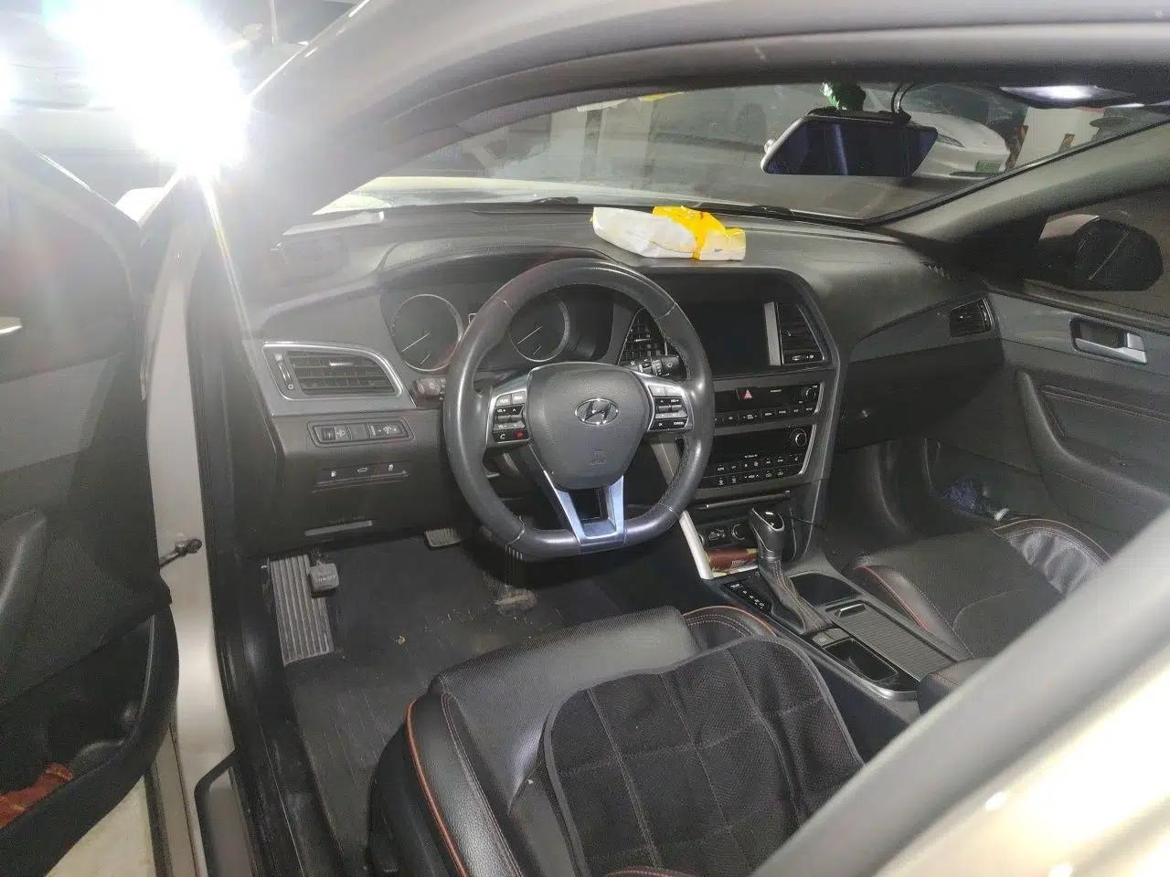 Hyundai Sonata 2017 1.6T GLS Smart Model — миниатюра 9