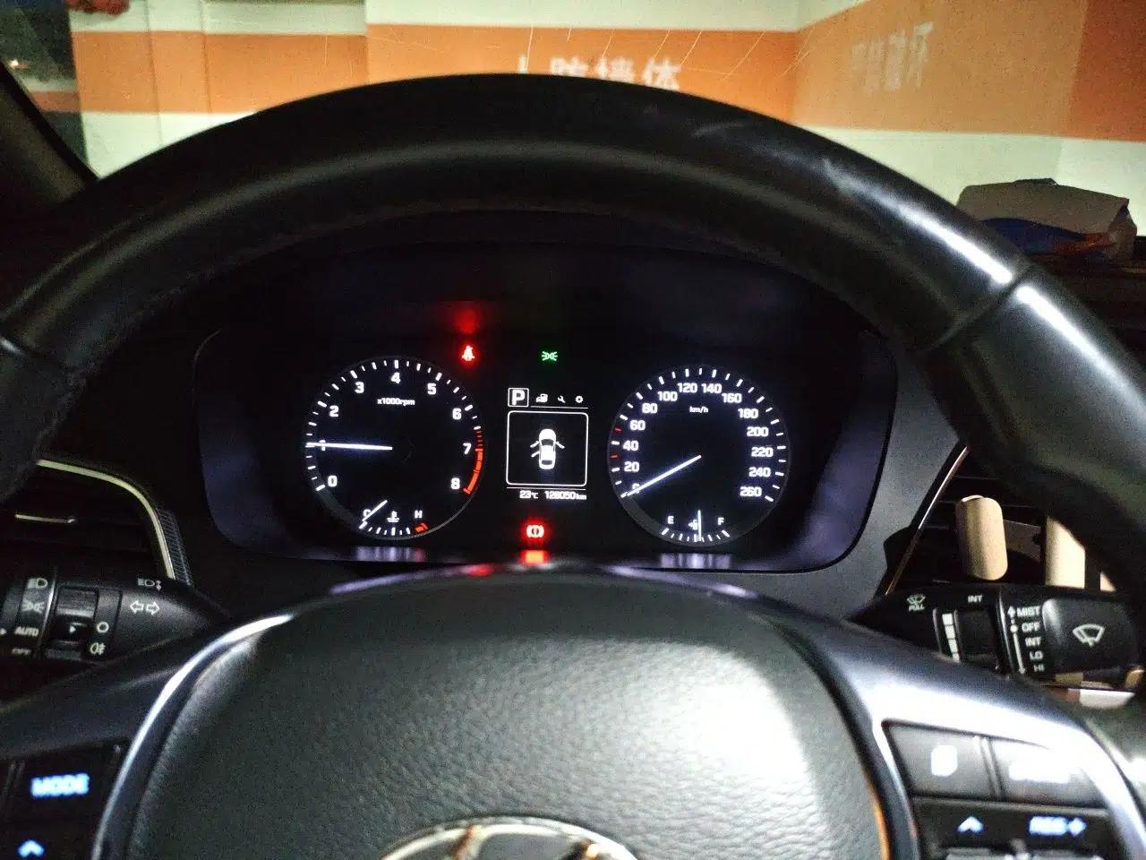 Hyundai Sonata 2015 1.6T GLS Smart Model — миниатюра 11