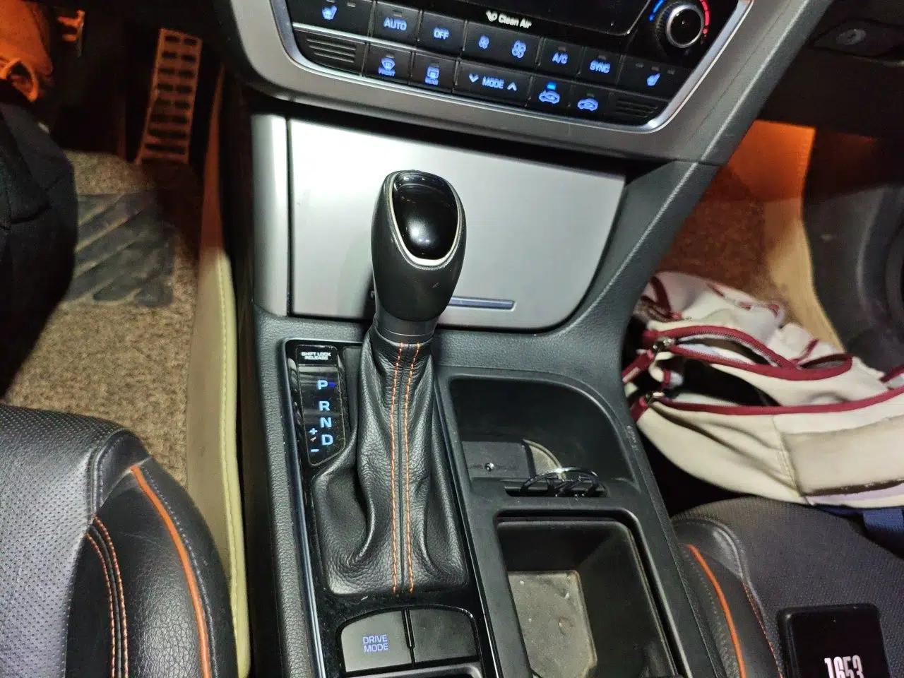 Hyundai Sonata 2015 1.6T GLS Smart Model — миниатюра 14