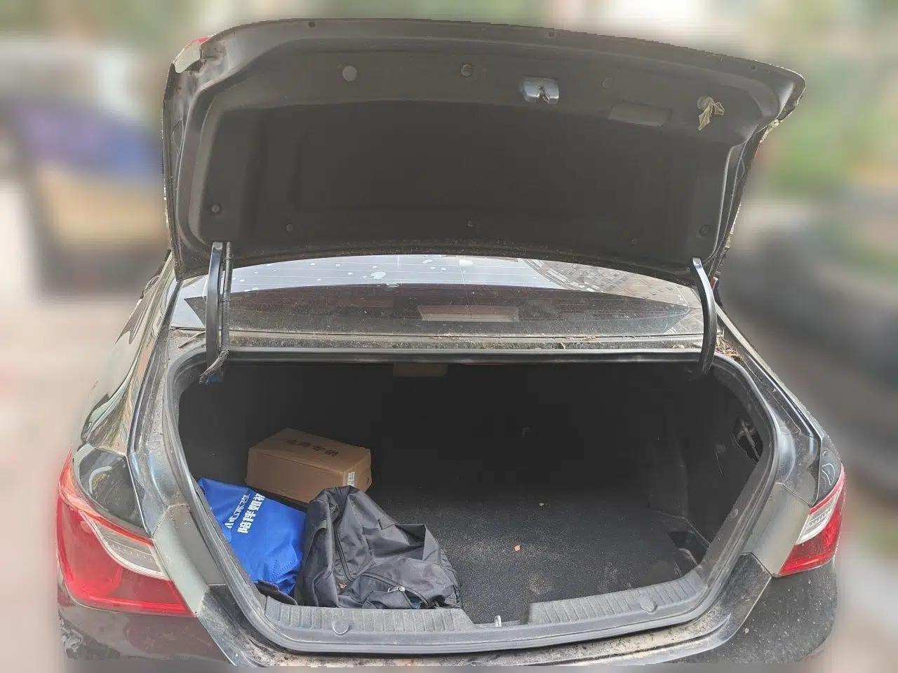 Hyundai Sonata 2011 2.0L Automatic Fashion Edition — миниатюра 19