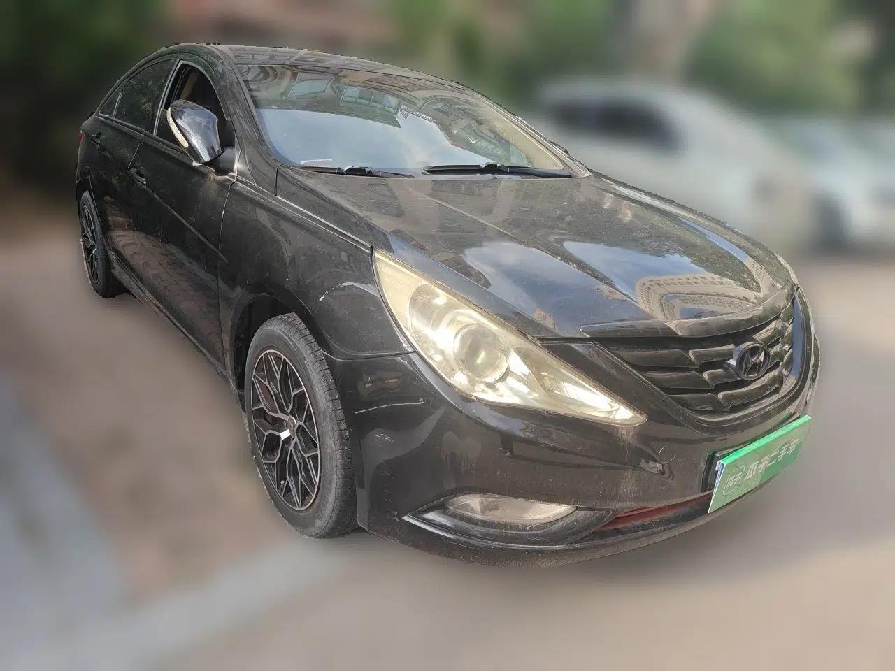 Hyundai Sonata 2011 2.0L Automatic Fashion Edition — миниатюра 3