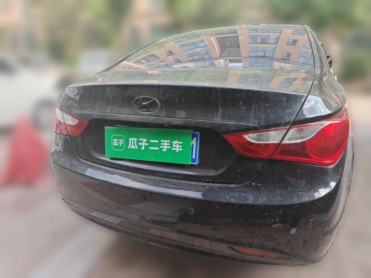 Hyundai Sonata 2011 2.0L Automatic Fashion Edition — миниатюра 5