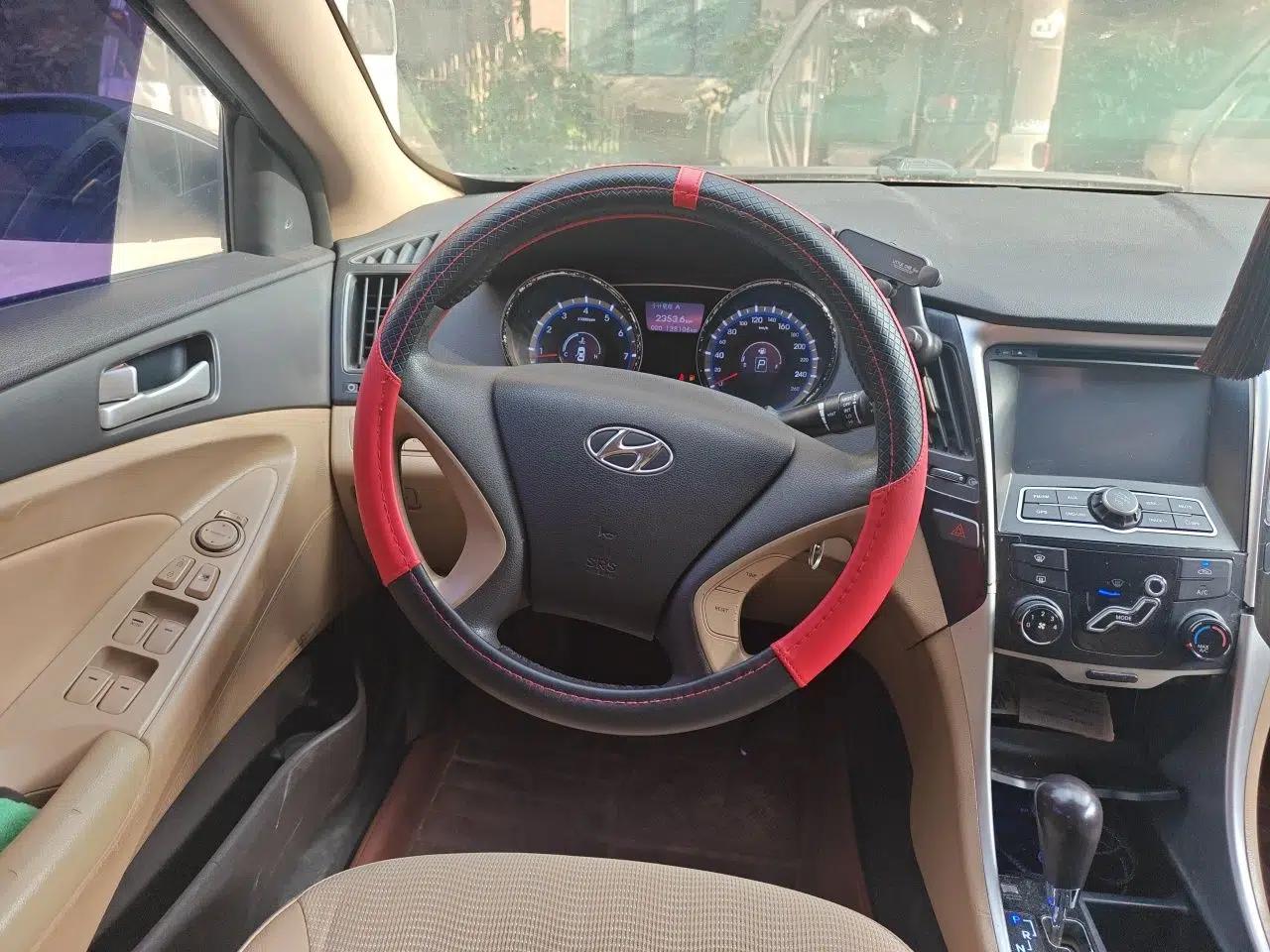 Hyundai Sonata 2011 2.0L Automatic Fashion Edition — миниатюра 10