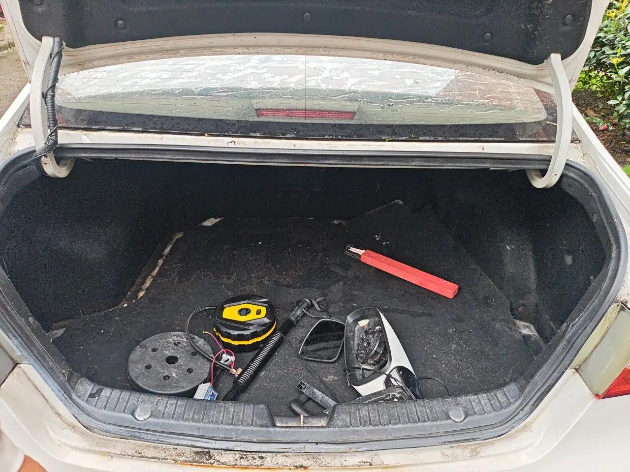 Hyundai Sonata 2011 2.0L Automatic Leading Edition — миниатюра 19