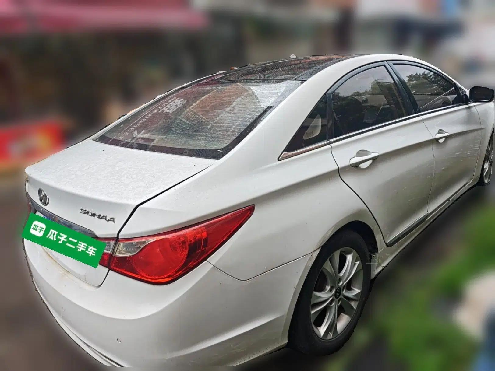 Hyundai Sonata 2011 2.0L Automatic Leading Edition — миниатюра 6