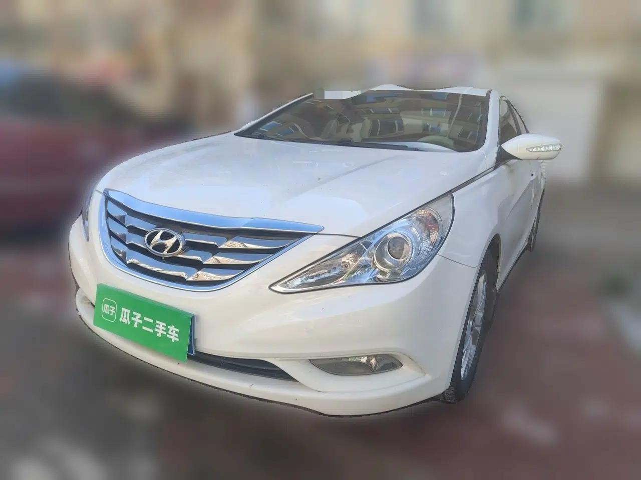 Hyundai Sonata 2011 2.0L Automatic Fashion Edition — миниатюра 1