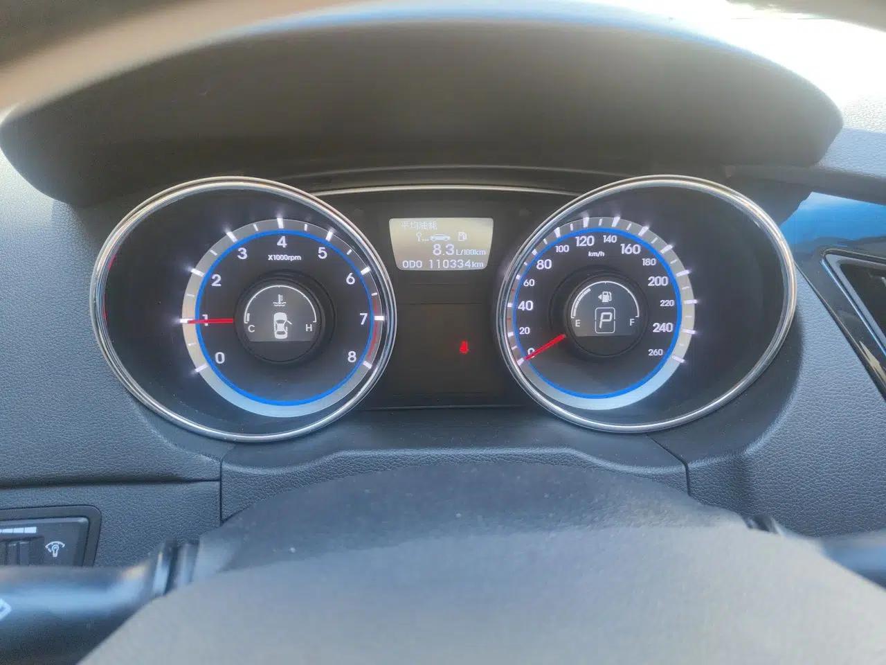 Hyundai Sonata 2011 2.0L Automatic Fashion Edition — миниатюра 11