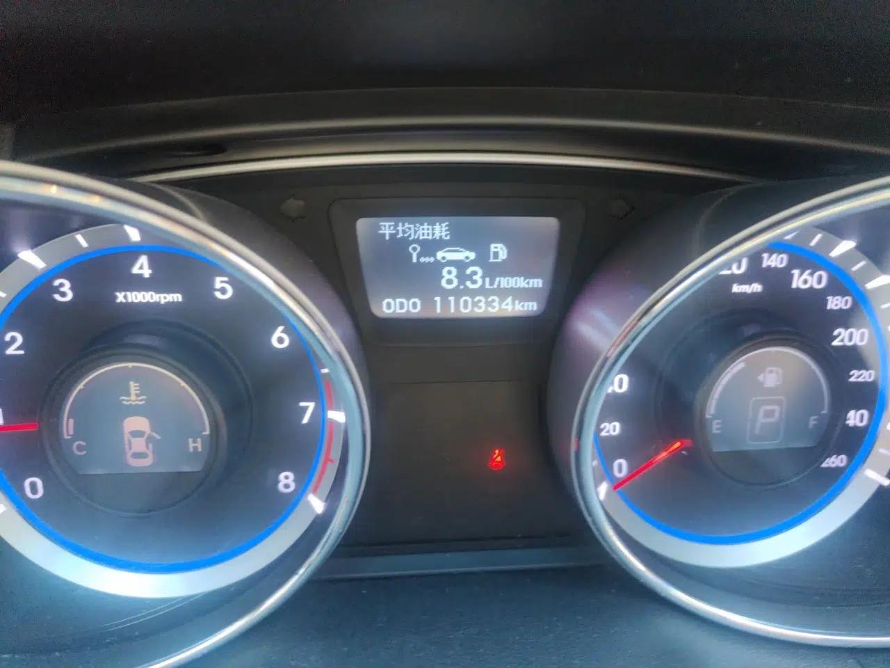 Hyundai Sonata 2011 2.0L Automatic Fashion Edition — миниатюра 12