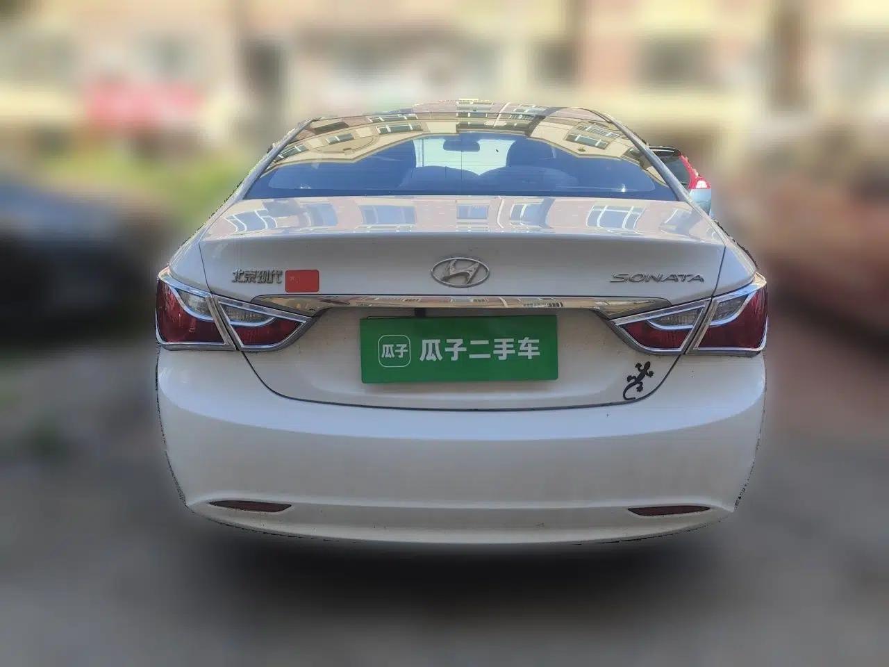 Hyundai Sonata 2011 2.0L Automatic Fashion Edition — миниатюра 5