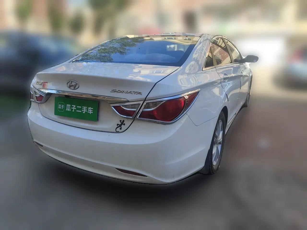 Hyundai Sonata 2011 2.0L Automatic Fashion Edition — миниатюра 6