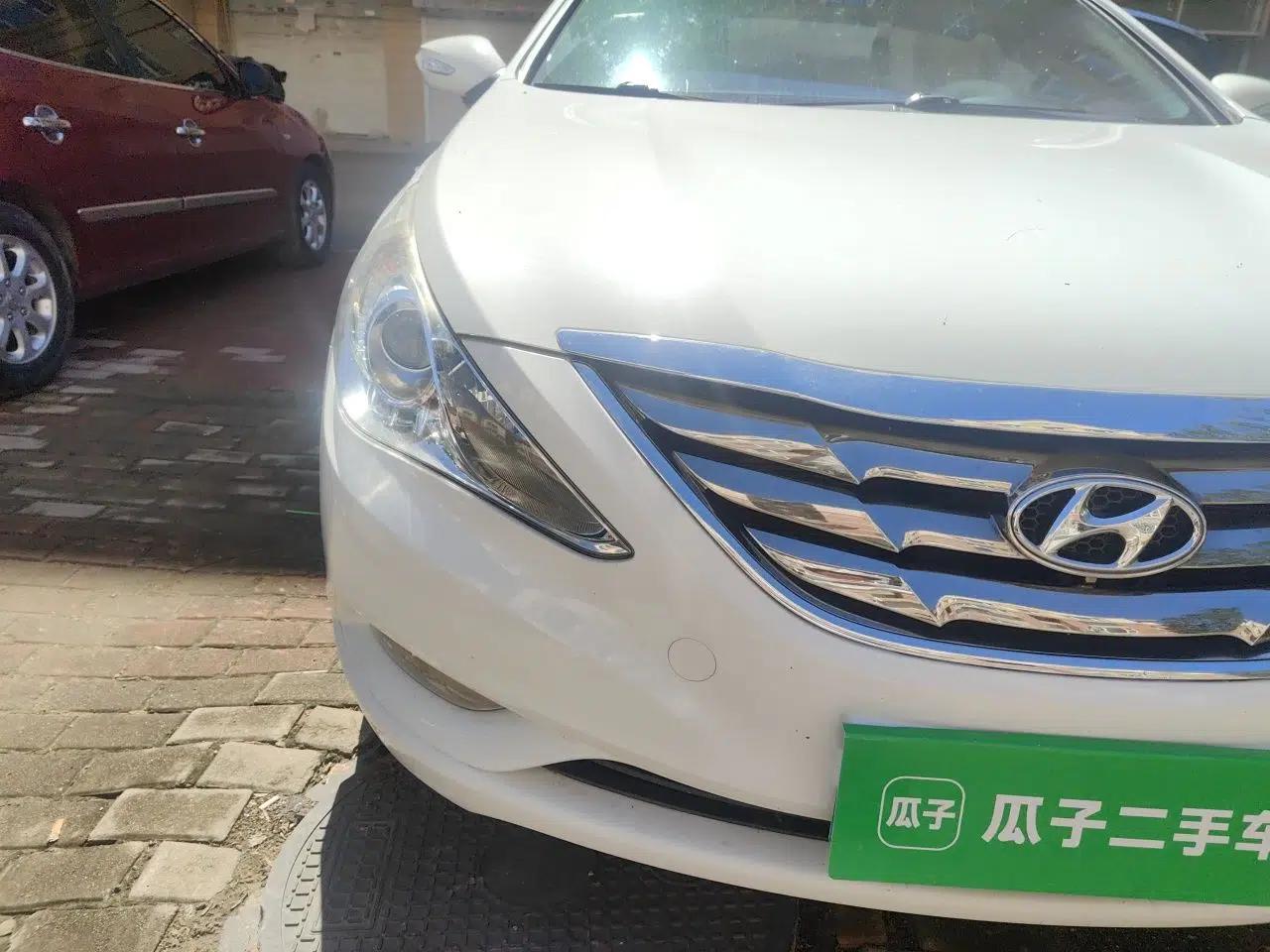 Hyundai Sonata 2011 2.0L Automatic Fashion Edition — миниатюра 7