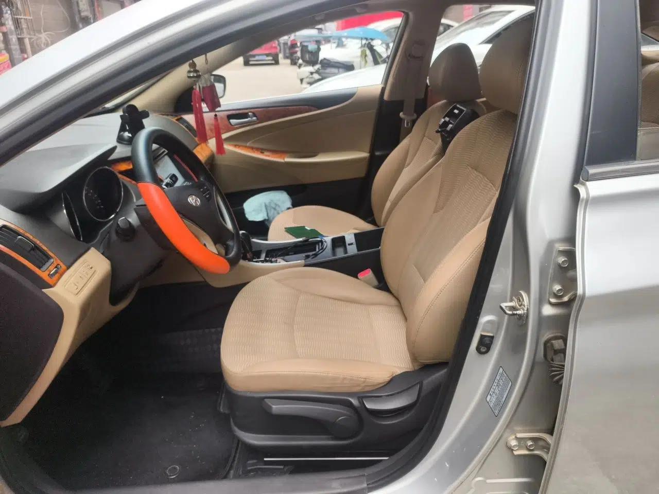 Hyundai Sonata 2011 2.0L Automatic Leading Edition — миниатюра 15