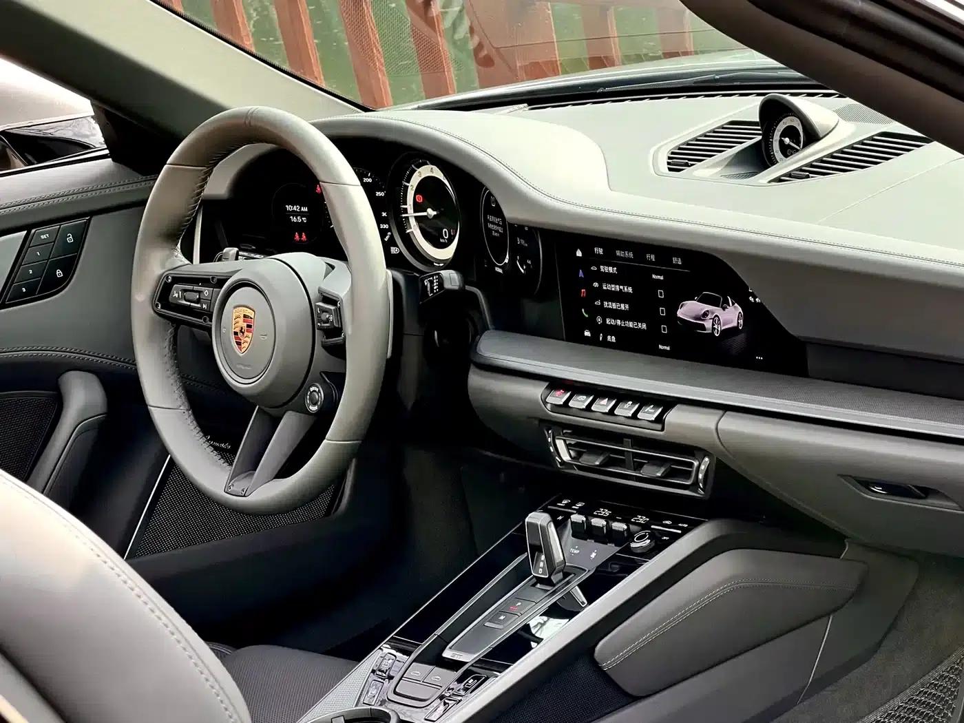 2022 Porsche 911 Targa 4S 3.0T — миниатюра 10