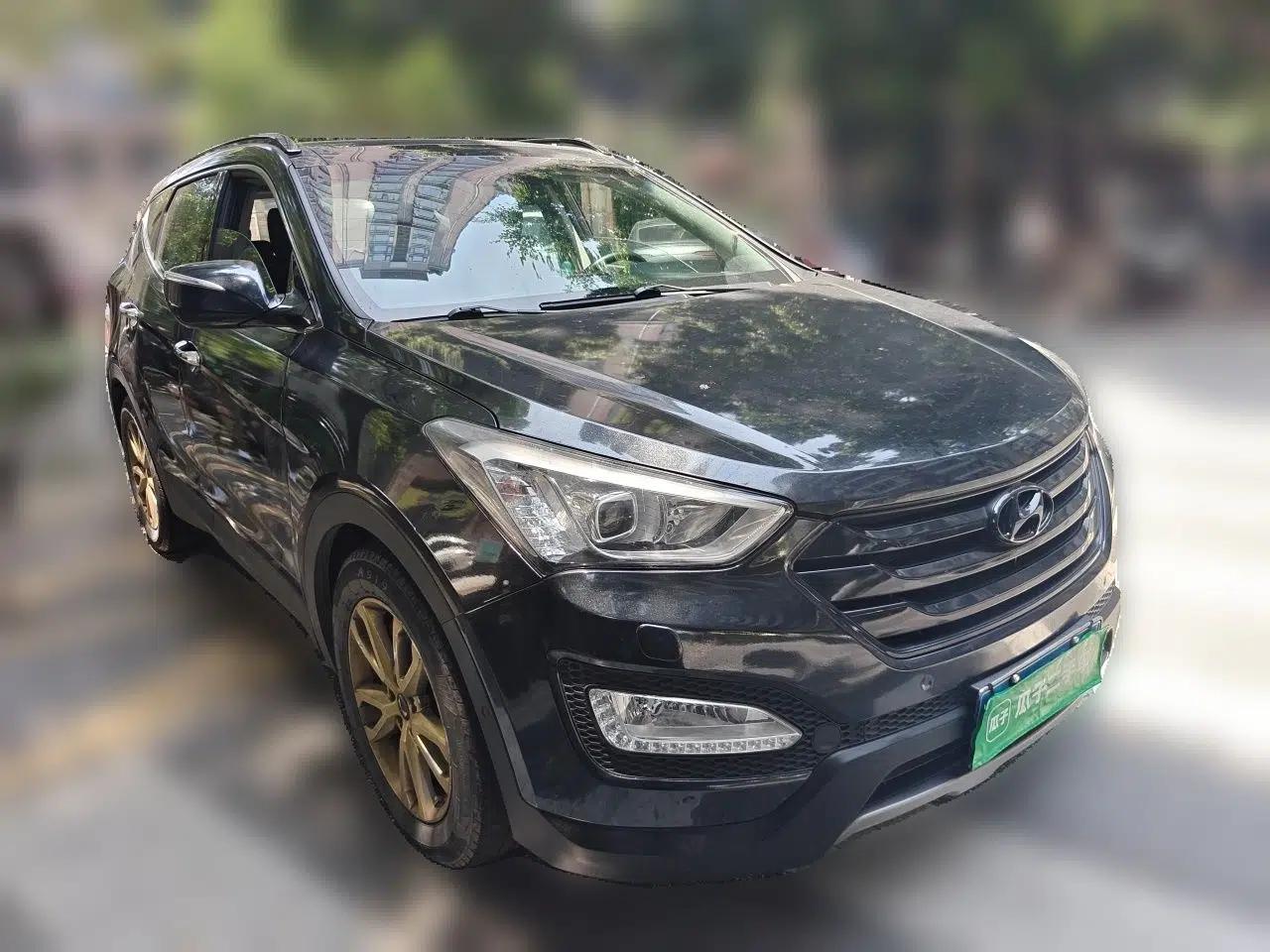 Hyundai Santa Fe 2013 Revised Version 2.0T Automatic All-Wheel Drive Top-Tier Trim — миниатюра 3